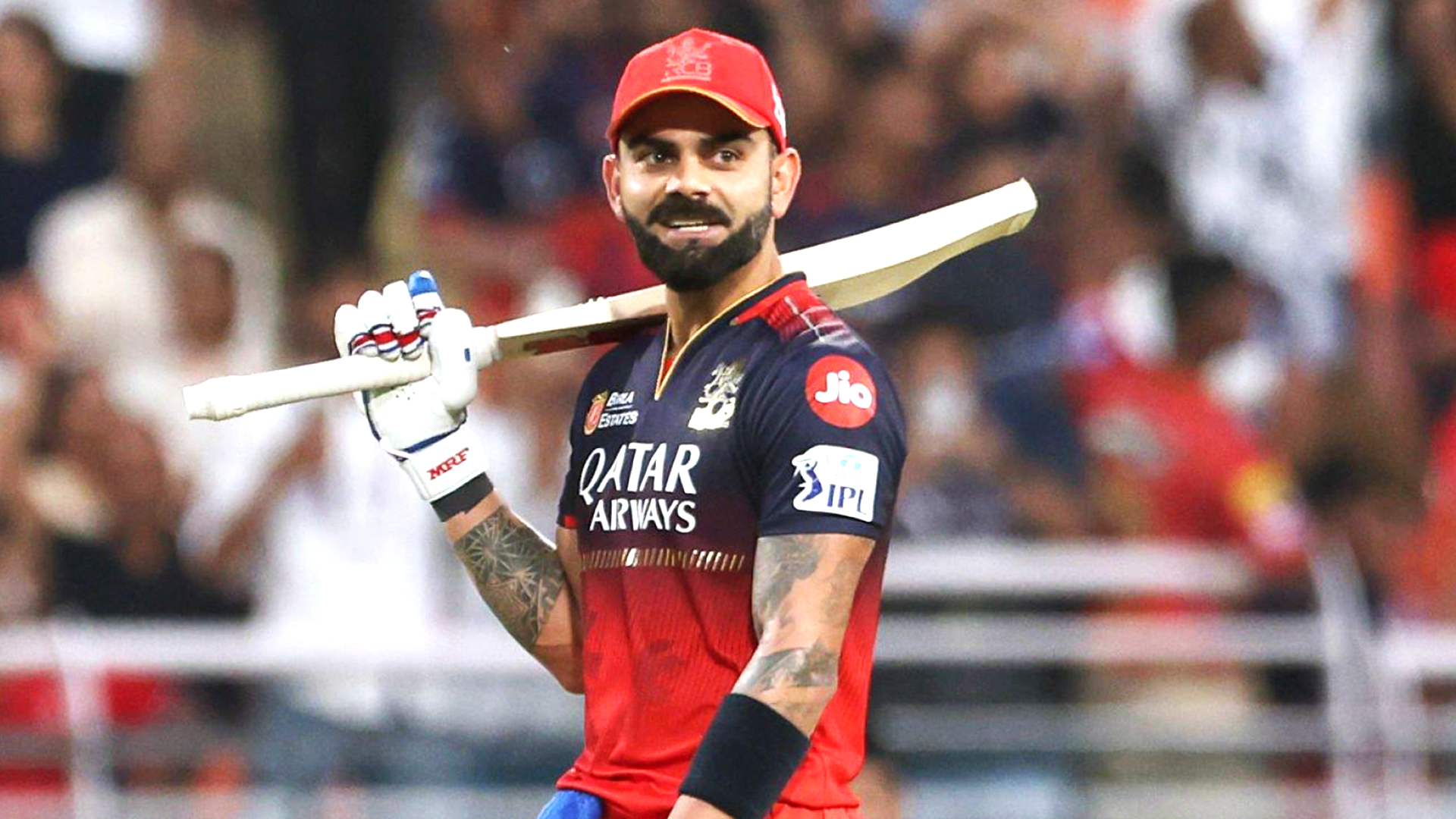 বাবরকে পেছনে ফেলে কোহলির নতুন রেকর্ড
